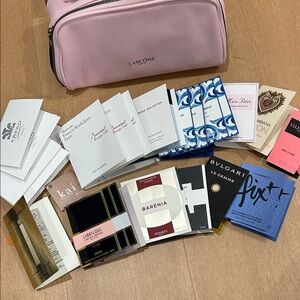 Lancôme Pink Cosmetic Bag with Assorted Fragrance Samples